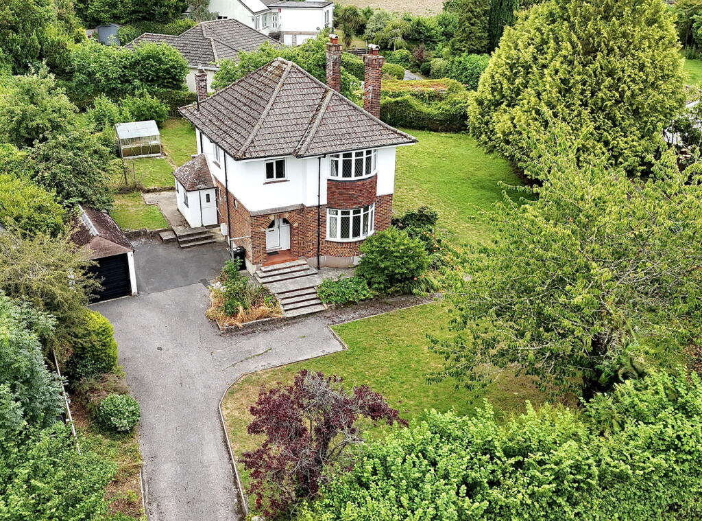 Main image of property: Totnes Road, Newton Abbot, TQ12 1LY