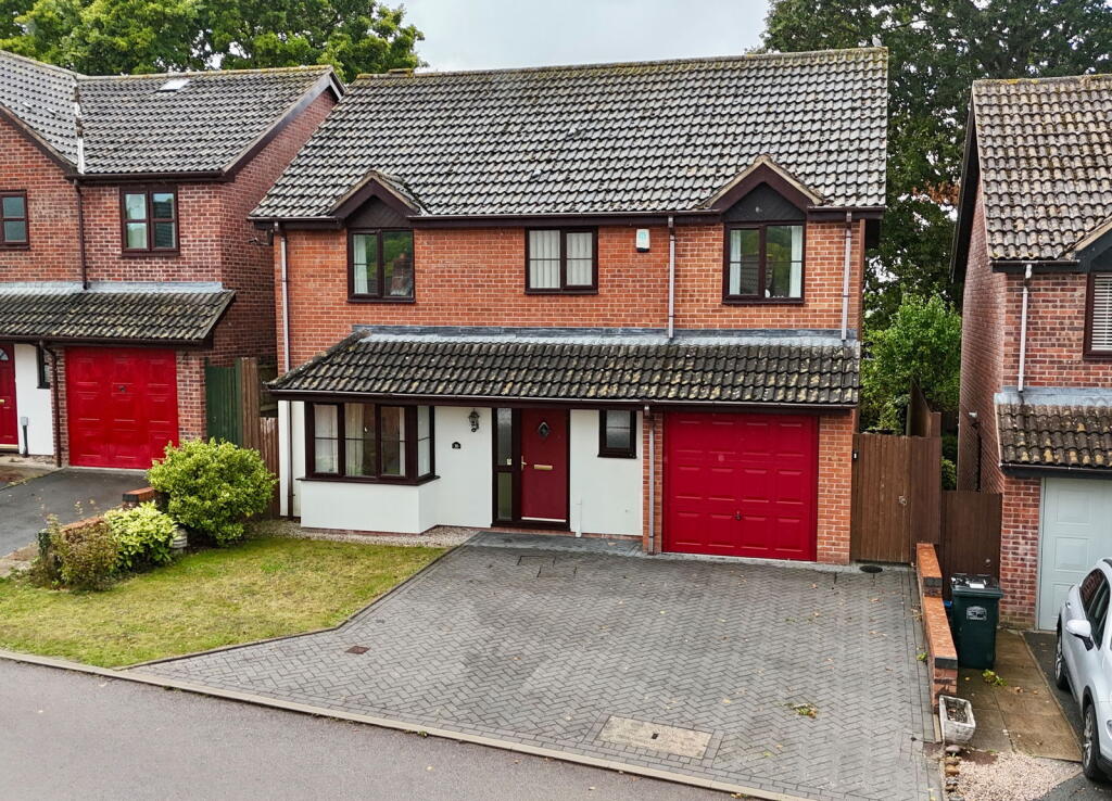Main image of property: Little Hayes, Kingsteignton, Newton Abbot, TQ12 3YP
