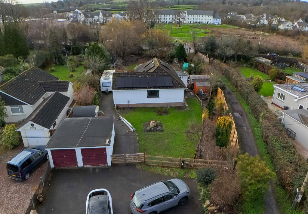 Main image of property: Avenue Road, Bovey Tracey, Newton Abbot, TQ13 9BQ