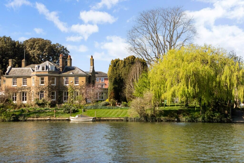 Main image of property: Lower Teddington Road, Hampton Wick, Kingston upon Thames KT1
