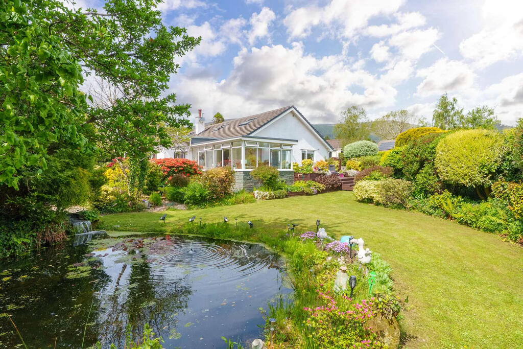 Main image of property: 8, Ballaglonney Close, Crosby