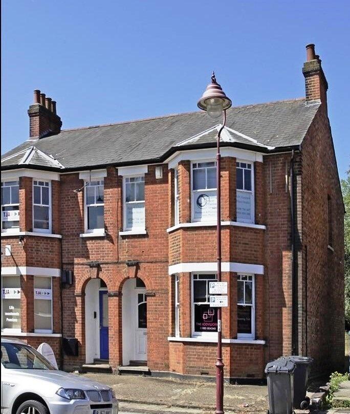 Serviced office to lease in Watling Street, Radlett, WD7