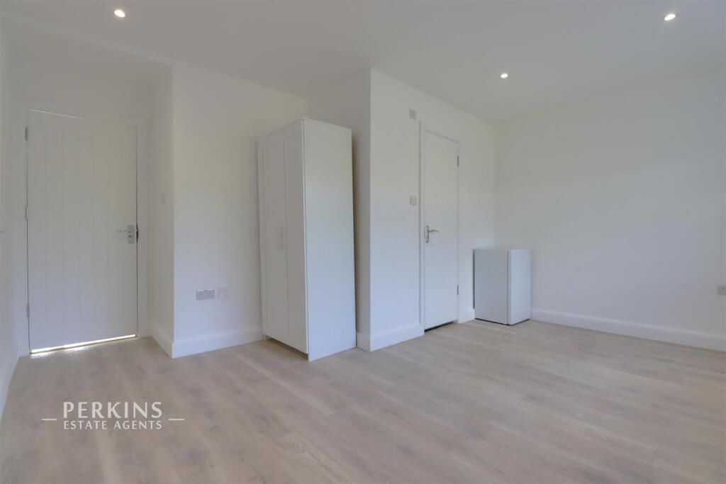 Main image of property: Perivale, UB6