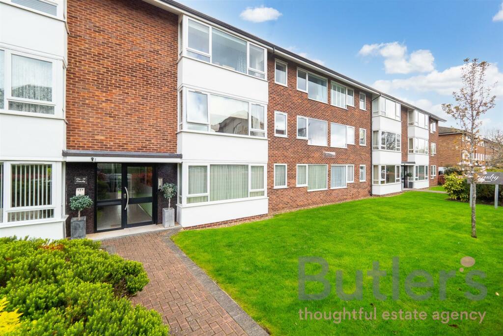 3 bedroom apartment for rent in Stanley Road, Sutton, SM2