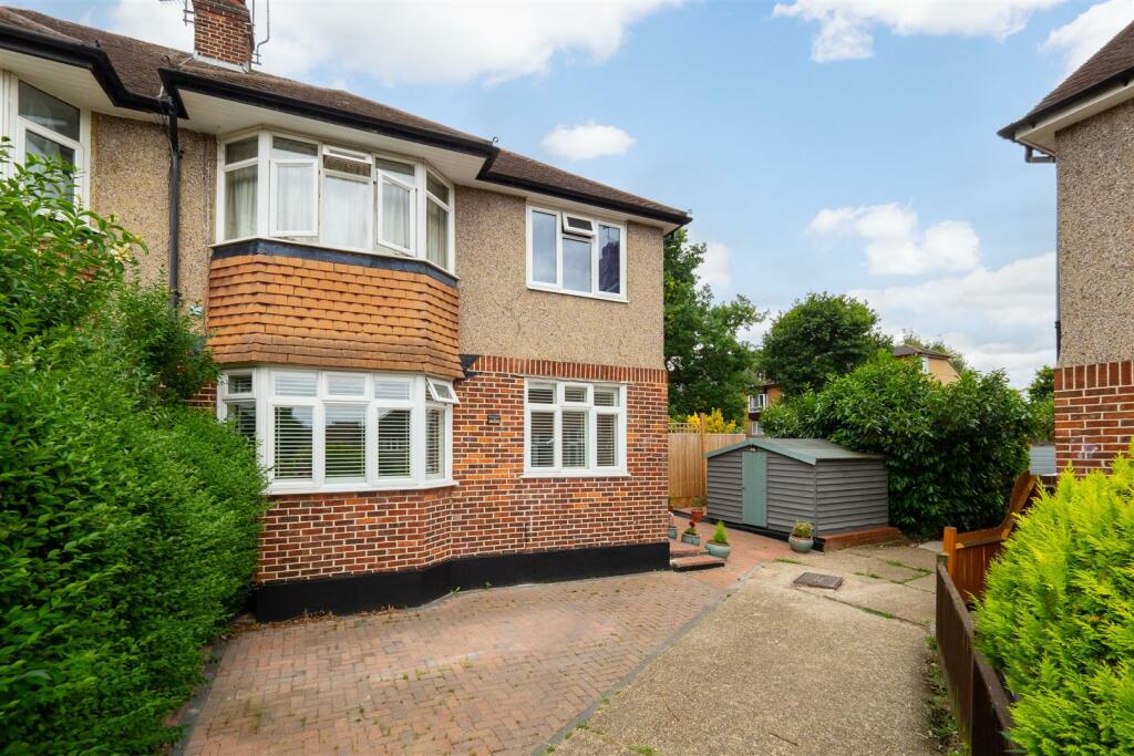 2 bedroom for sale in Keswick Close, Sutton, SM1