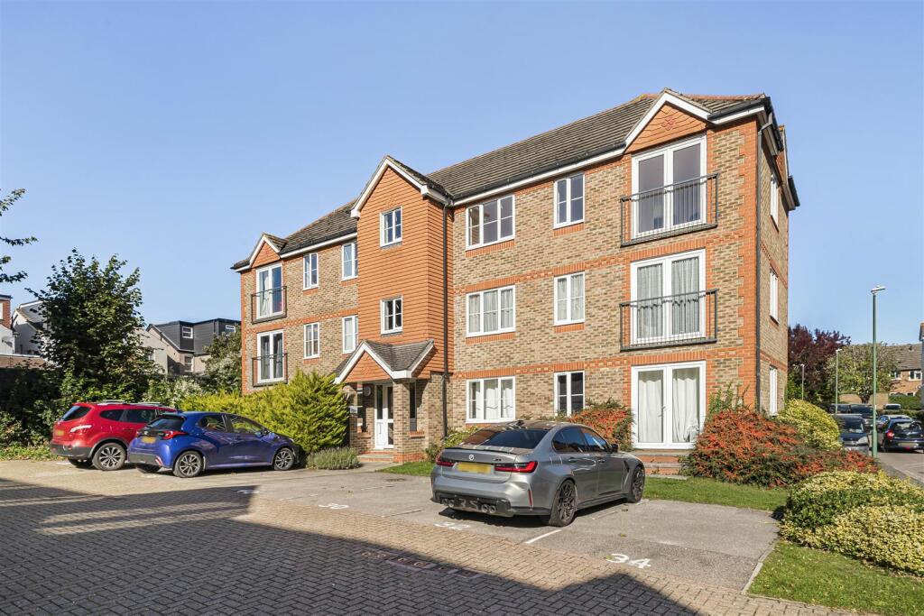 Main image of property: Sevenoaks Close, Sutton