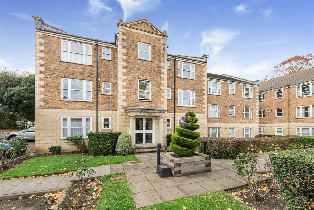 Main image of property: Walnut Mews, Christchurch Park, Sutton
