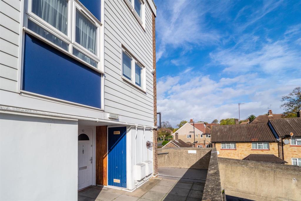 1 bedroom flat for sale in Benhill Wood Road, Sutton, SM1