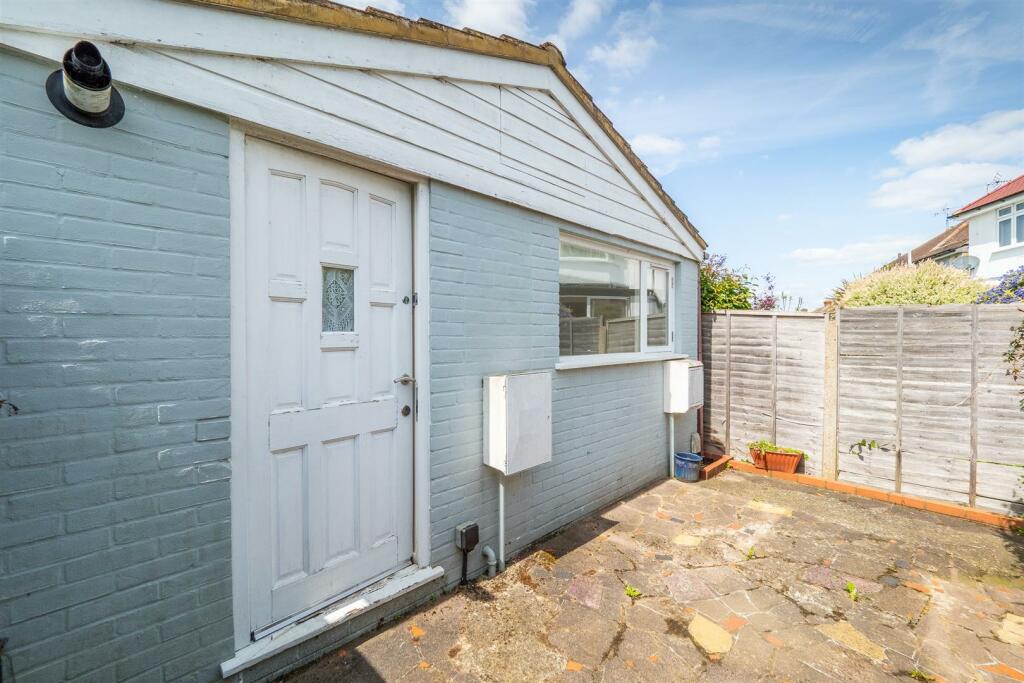 3 bedroom detached house for sale in Lower Morden Lane, Morden, SM4