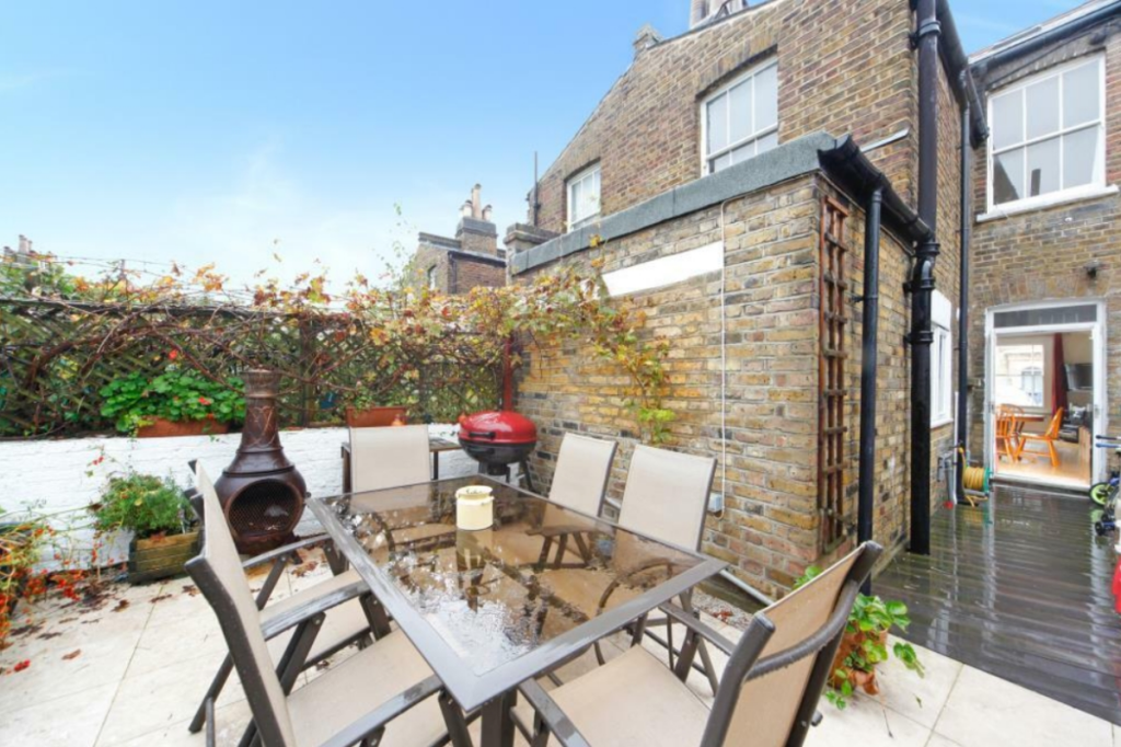 Main image of property: Oliphant Street, London, W10