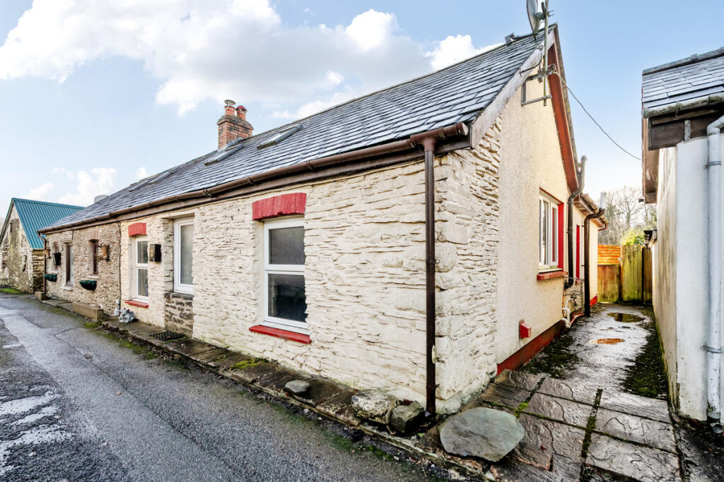 Main image of property: Llanwnnen, Lampeter, SA48 7