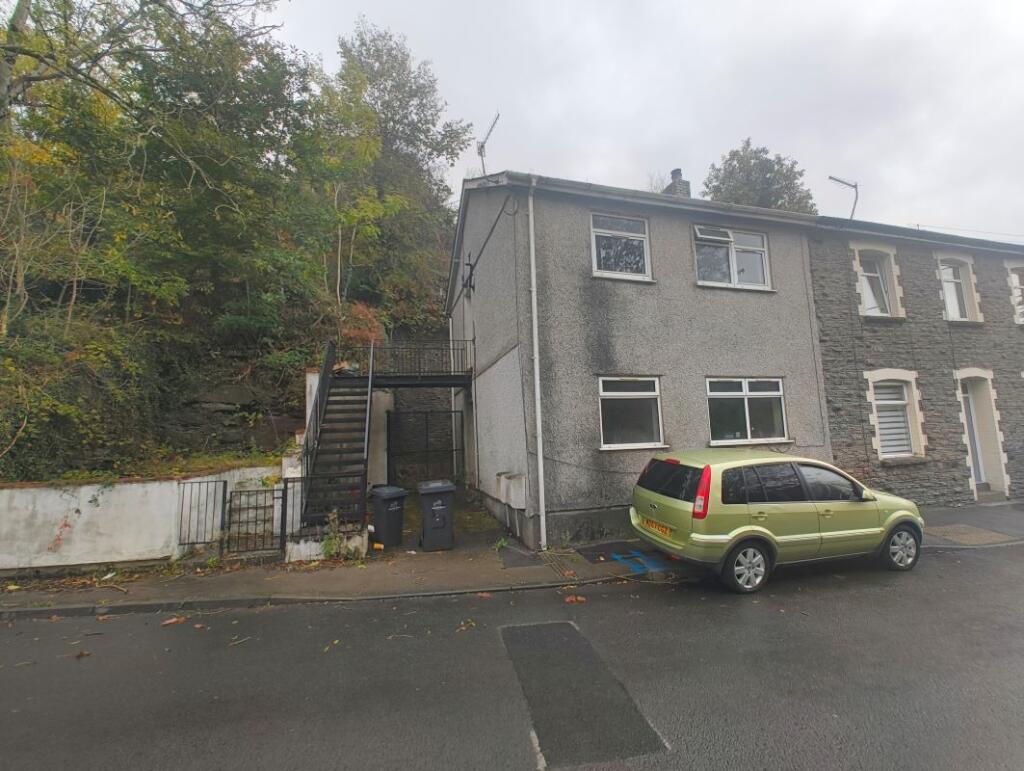 Main image of property: 33B & 33C High Street, Llanhilleth, Abertillery, Gwent, NP13 2JP