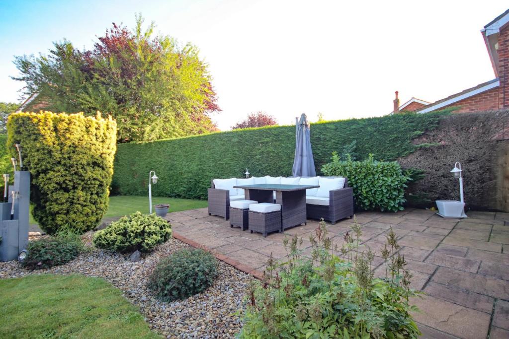 4 bedroom detached house for sale in Rydal Way, Redmarshall, Stockton