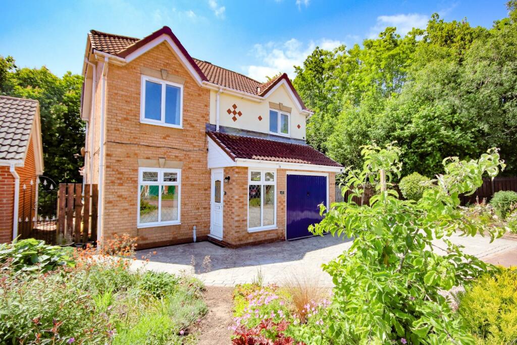 4 bedroom detached house for sale in Sacriston Close, The Greenway
