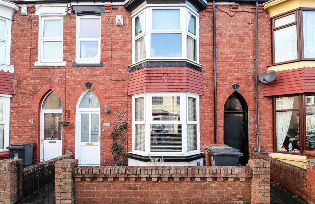 3 bedroom terraced house for sale in Eamont Gardens, Park Road