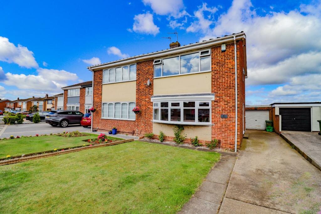 3 bedroom semidetached house for sale in Kinderton Grove, The Glebe