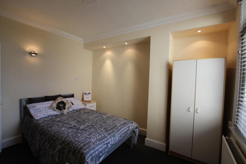 Main image of property: Semilong Road, NN2