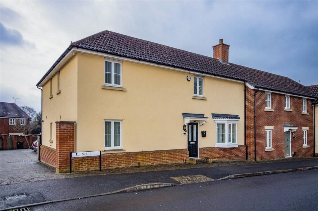 4 bedroom semi-detached house for sale in Doulton Close, Redhouse, Swindon, Wiltshire, SN25