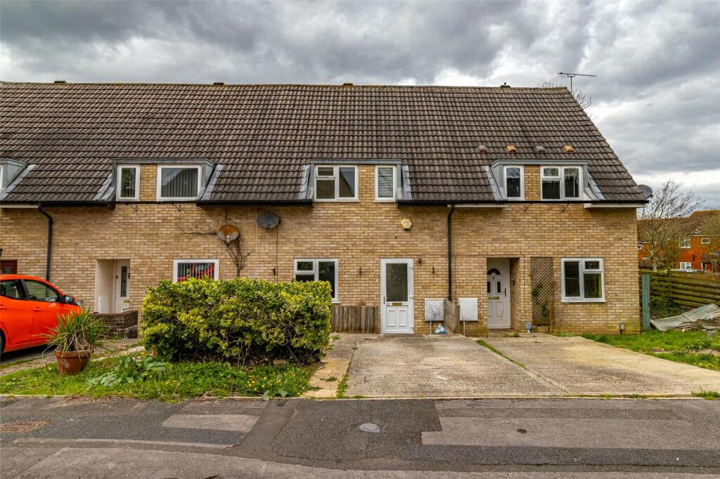 3 bedroom terraced house for rent in Corfe Road, Toothill, Swindon, Wiltshire, SN5