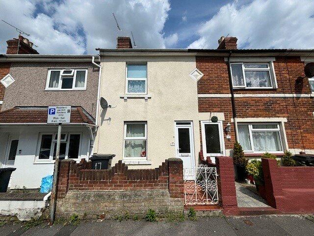 2 bedroom terraced house for rent in Chester Street, Swindon, Wiltshire, SN1