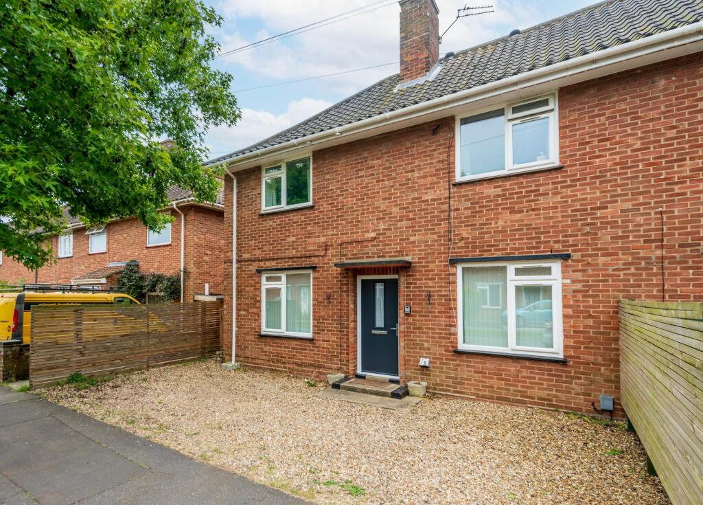 3 bedroom end of terrace house for sale in Buckingham Road, Norwich, NR4