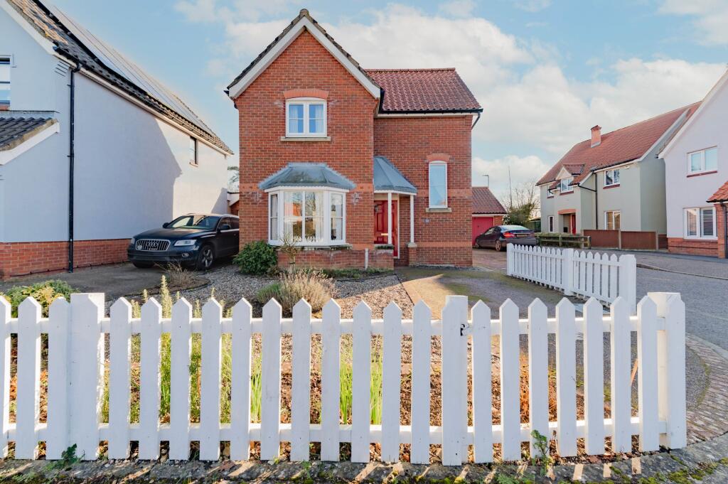 3 bedroom detached house