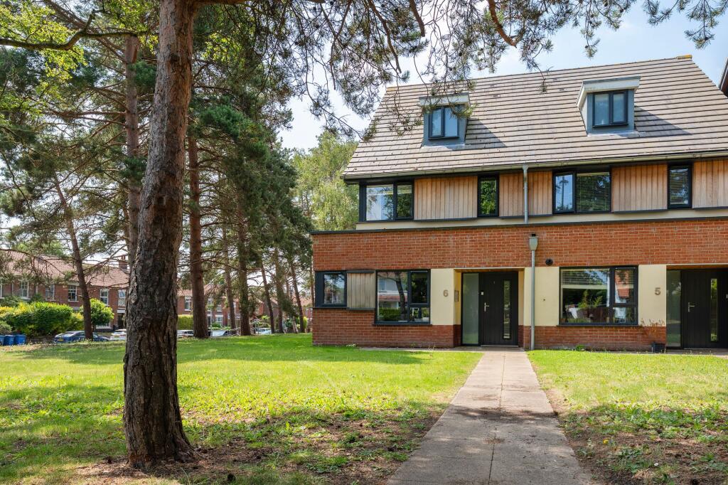 Main image of property: Le Safferne Gardens, Norwich