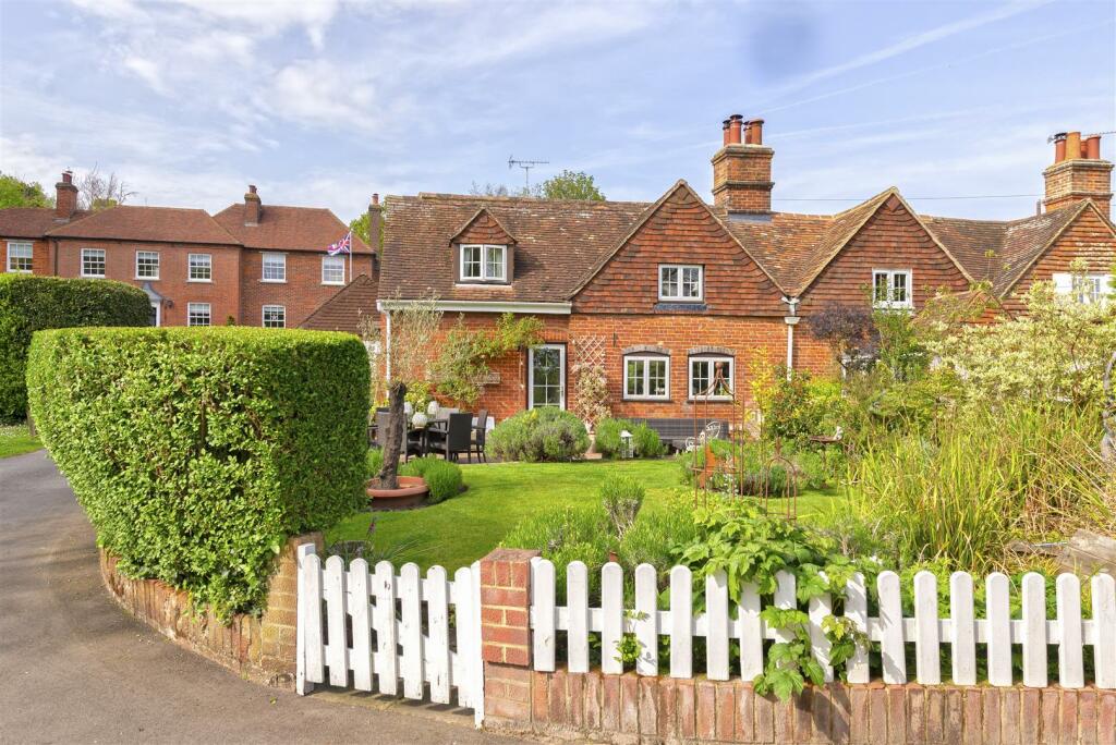 3 bedroom cottage for sale in Addington Green, Addington, West Malling