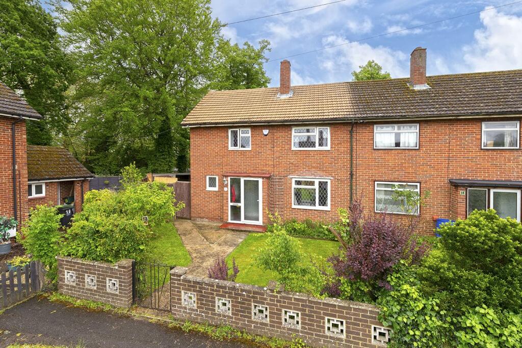 3 bedroom semidetached house for sale in Elm Crescent, East Malling, ME19