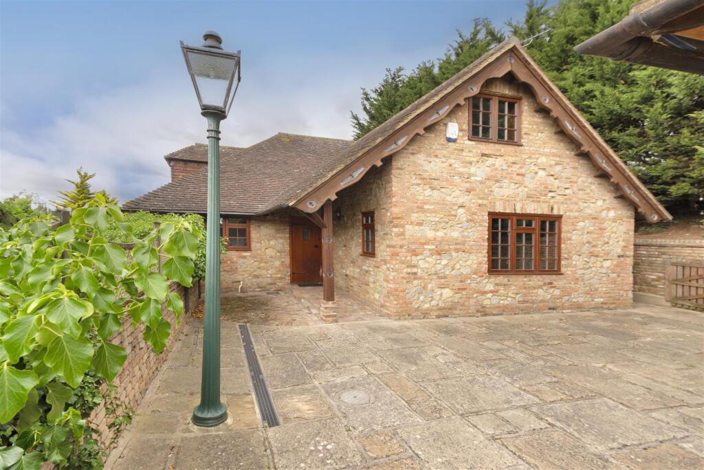Main image of property: Brook Lane, Snodland