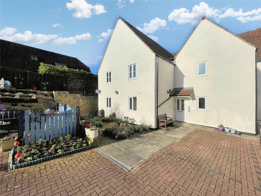 1 bedroom apartment for sale in Norbury Court, High Street, Purton, SN5