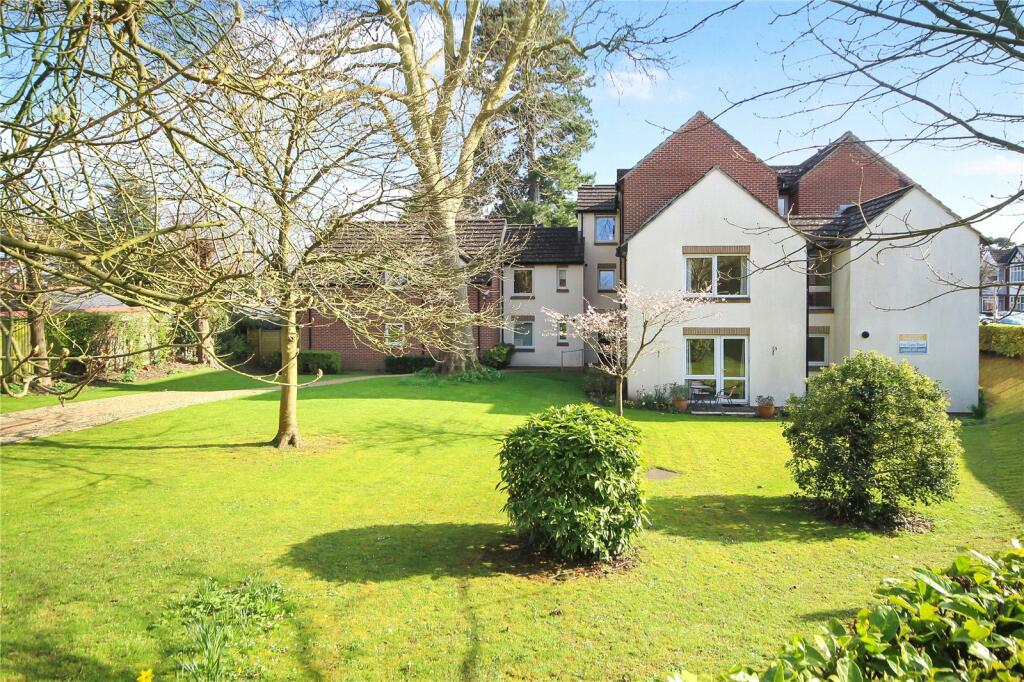 1 bedroom apartment for sale in Woodspring Court, Grovelands Avenue, Wiltshire, Swindon, SN1