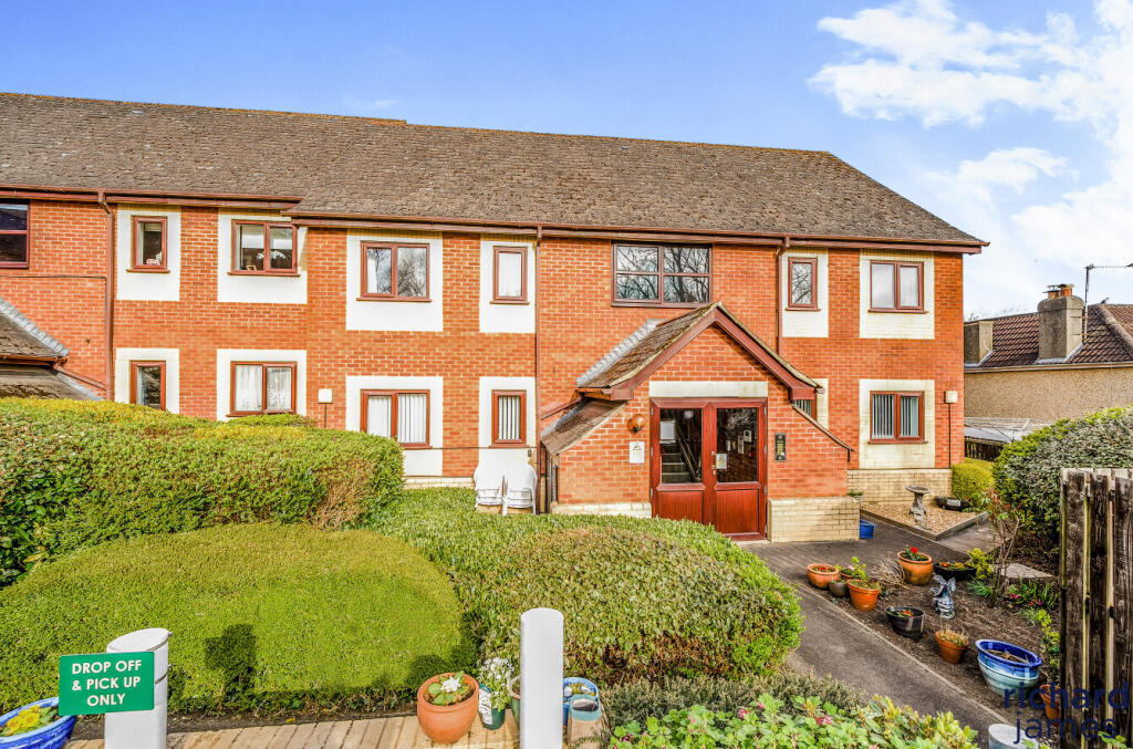 Main image of property: Cirencester Court, Swindon, SN1 3AU