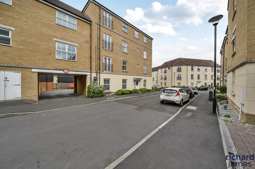 Main image of property: Easdale Street, Swindon, SN25