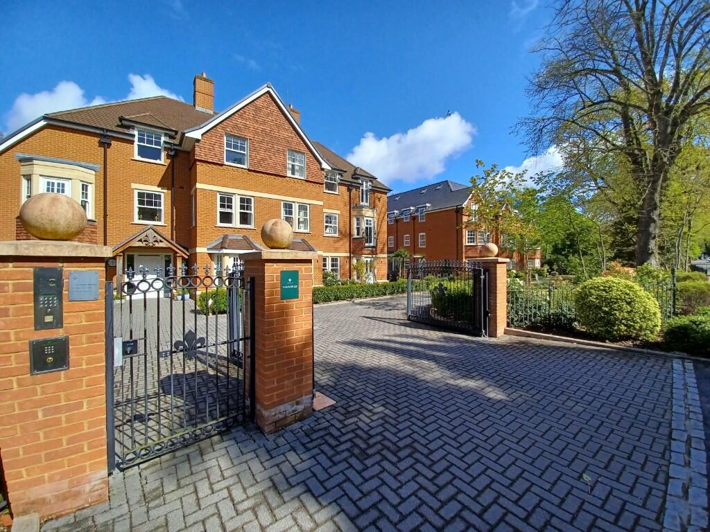 Main image of property: Flat 8, Fleur de Lis, Dukes Ride, Crowthorne, Berkshire, RG45
