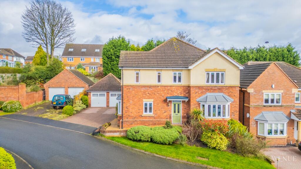 4 bedroom detached house for sale in Hayfield Grove, Aldridge, Walsall