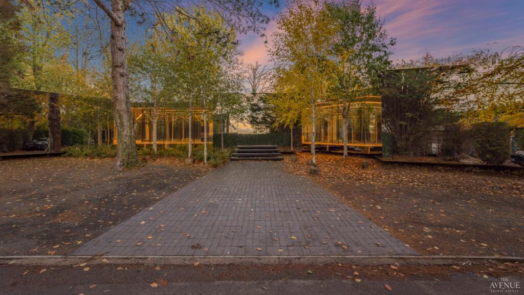 Main image of property: Invisible House, Moreton Paddox, Moreton Morrell, Warwick, Warwickshire, CV35 9BT