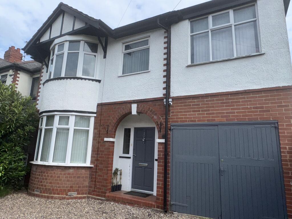 Main image of property: 9 DUCK LANE, WOLVERHAMPTON, WV8 1HZ