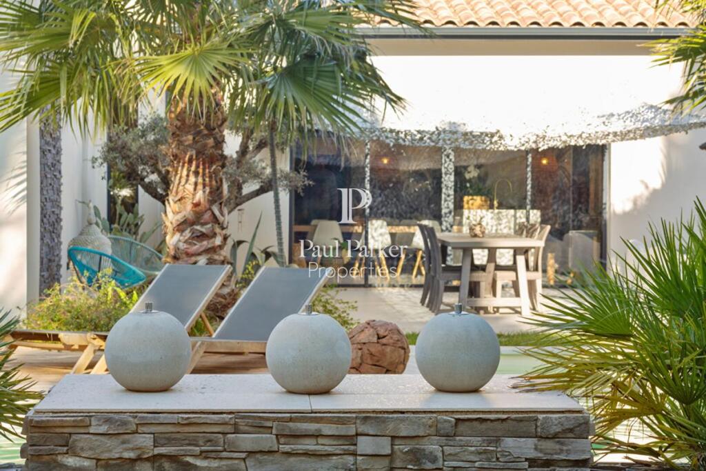 Main image of property: Provence-Alpes-Cote d'Azur, Bouches-du-Rhône, Saint-Rémy-de-Provence