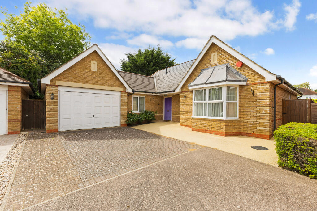 Main image of property: Queens Mead, Edgware, HA8