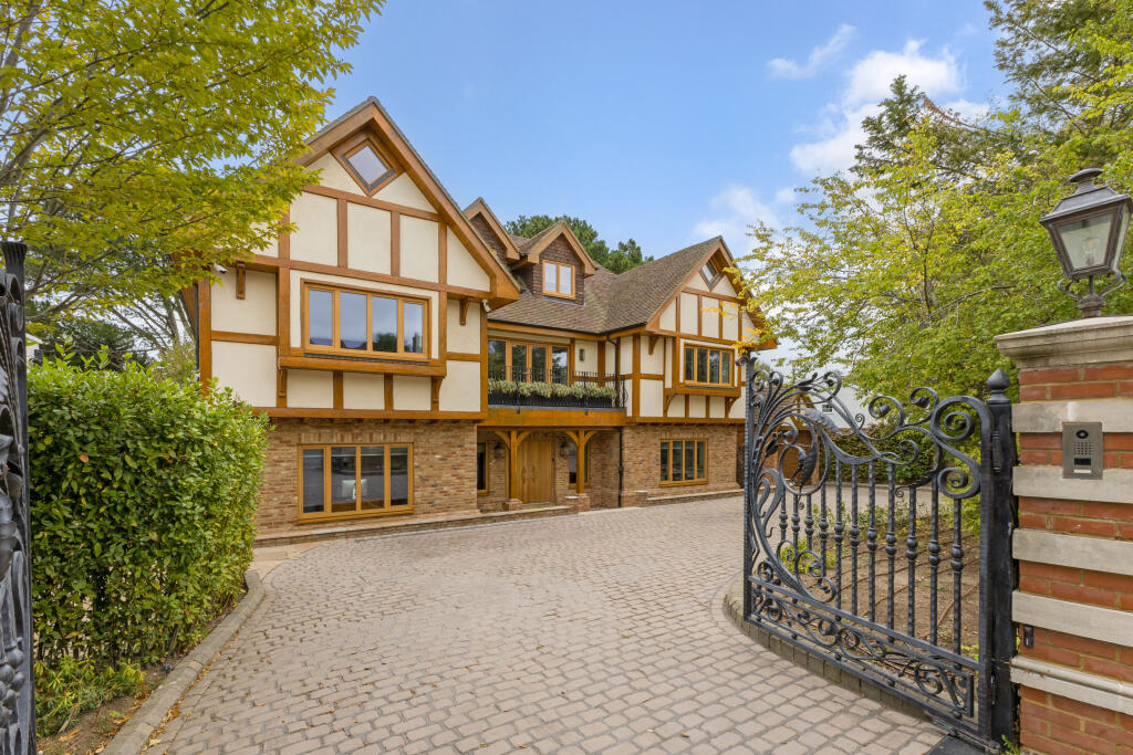 Main image of property: Gordon Avenue, Stanmore, HA7