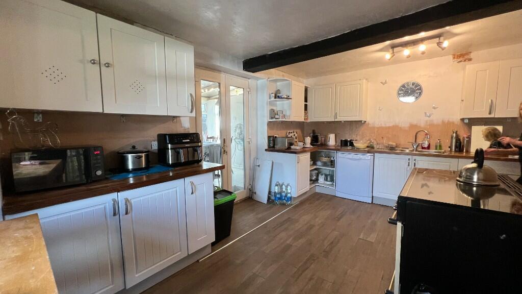 2 bedroom detached house for sale in Oldfield Park, Westbury, Wiltshire