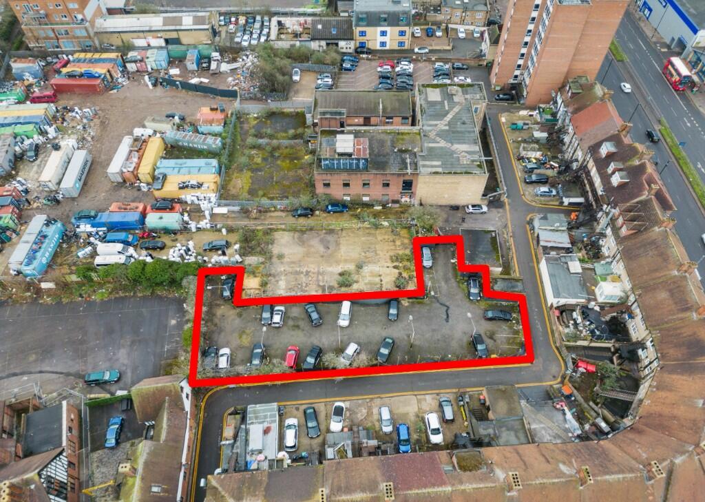 Land to lease in Laneside, Edgware, Middlesex, HA8