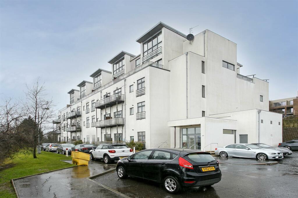 5 bedroom penthouse for sale in Penthouse, Southbrae Gardens, Jordanhill, G13