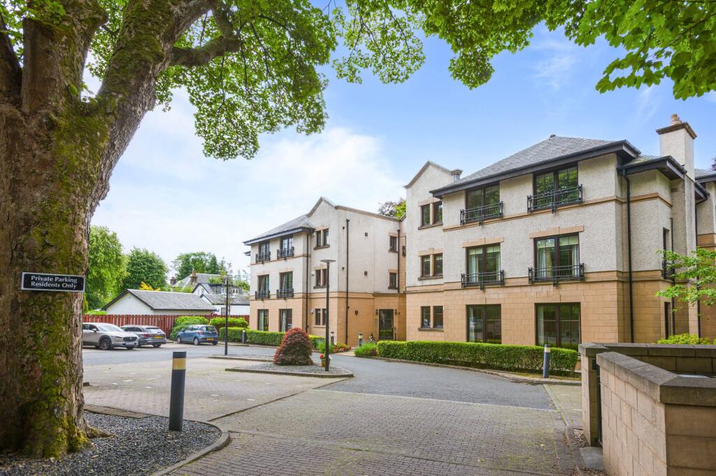 Main image of property: 2 West Chapelton Avenue, Bearsden, G61