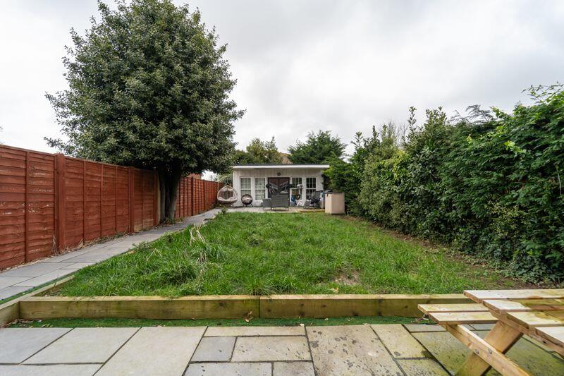 4 bedroom semidetached house for sale in Pellhurst Road, Ryde, PO33