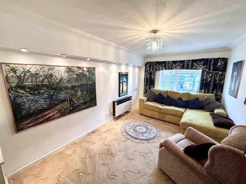 1 bedroom flat for sale in Albert Street, Ventnor, PO38