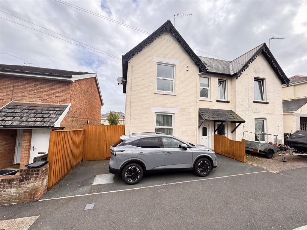 Main image of property: Avenue Road, Shanklin