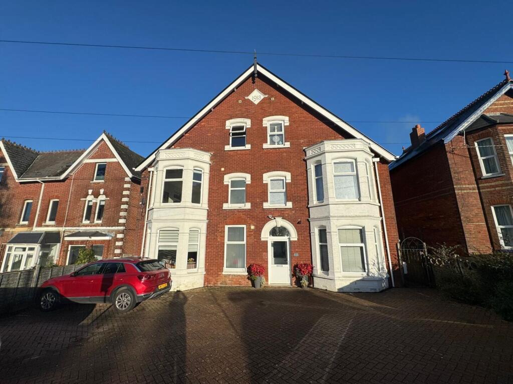 Main image of property: 41-43 Victoria Grove, East Cowes