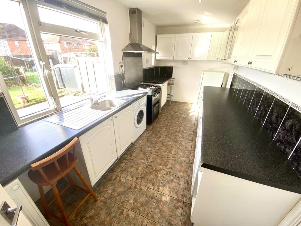 3 bedroom semi-detached house for rent in Fonthill Road, Southmead, Bristol, BS10